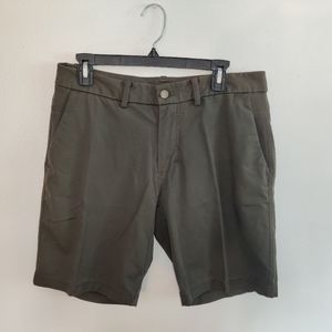 lululemon Commission Shorts - Olive Green - 32